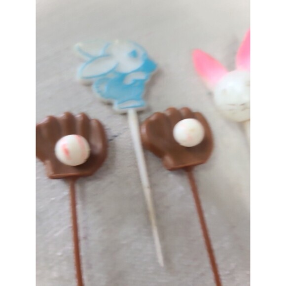 Vintage 1960s Spring Easter lot of 4 HARD PLASTIC Cake Toppers Bunny Glove - Picture 2 of 3